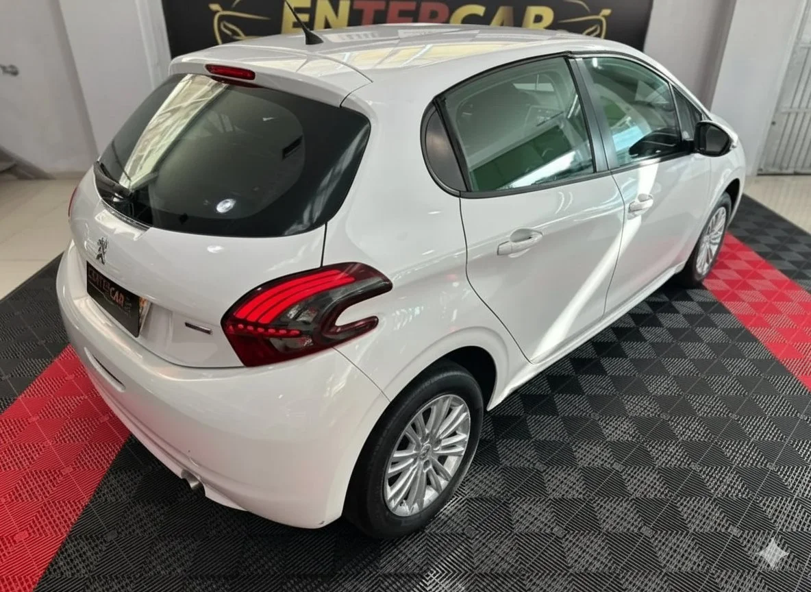 Peugeot 208 - Foto 2